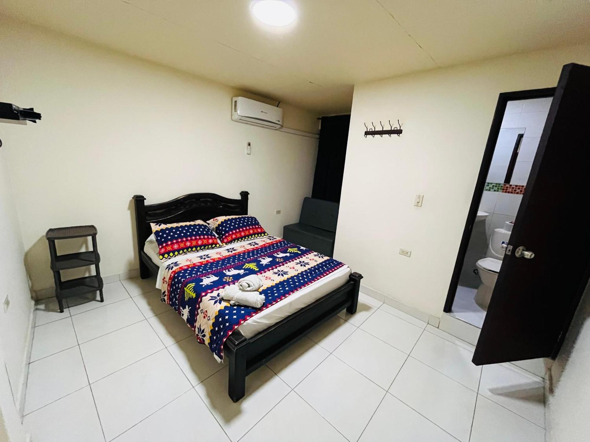 Merkezi Saray Villavieja Exteriér fotografie